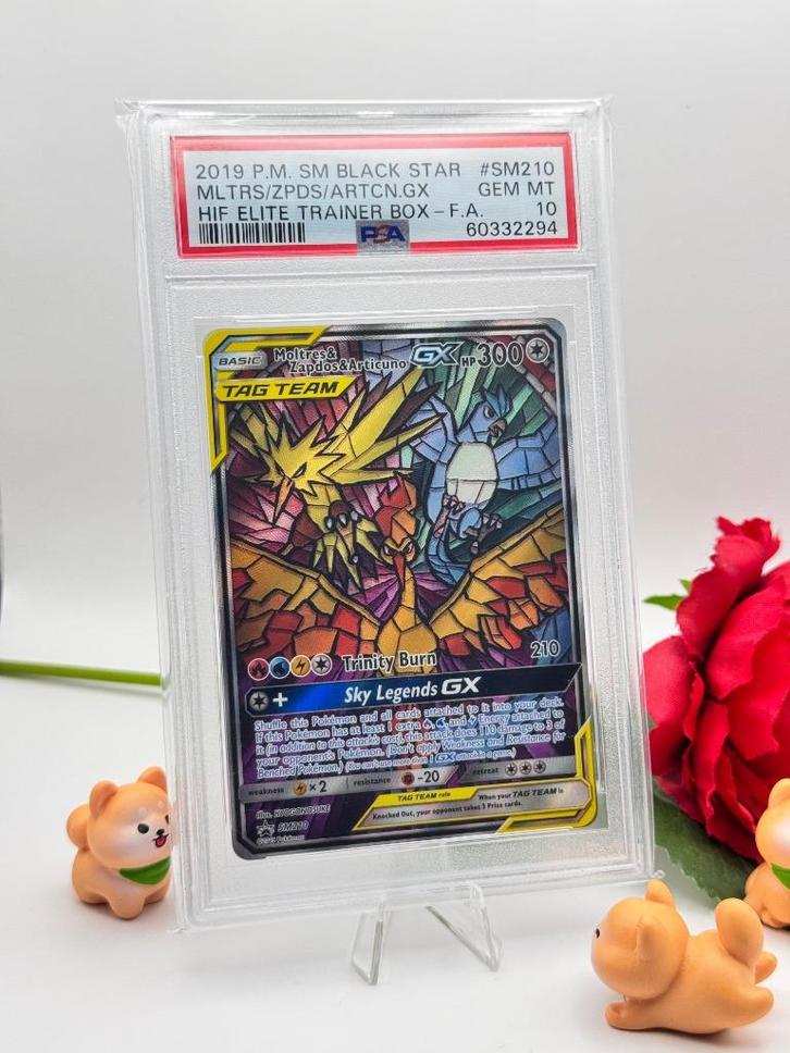Pokemon Moltres & Zapdos & Articuno GX (SM 210) PSA 10 Kaart, Hobby en Vrije tijd, Verzamelkaartspellen | Pokémon, Zo goed als nieuw