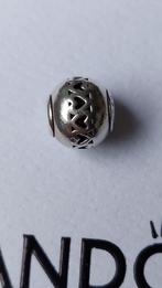 Originele Pandora Essence Me bedel hartjes LOVE, Sieraden, Tassen en Uiterlijk, Bedels, Pandora, Ophalen of Verzenden, Zo goed als nieuw