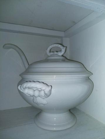 Boch terrine, wit. beschikbaar voor biedingen