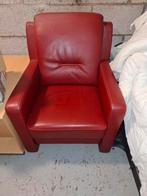 Rode leren fauteuil 55 arm tot arm en arm leuning is 9, Huis en Inrichting, Fauteuils, Gebruikt, Ophalen of Verzenden, 75 tot 100 cm