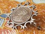 Antieke speld met King George munt uit Engeland van zilver., Antiek en Kunst, Antiek | Goud en Zilver, Ophalen of Verzenden, Zilver