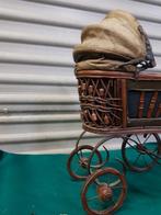 Kinder poppen wagen, antiek, metalen frame met sierlijk ijze, Verzamelen, Retro, Ophalen of Verzenden