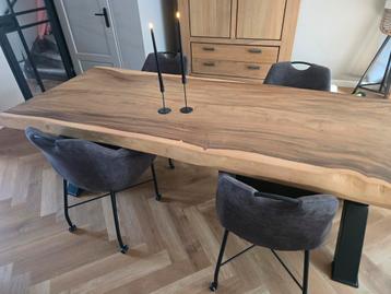 4 eetkamerstoelen  beschikbaar voor biedingen