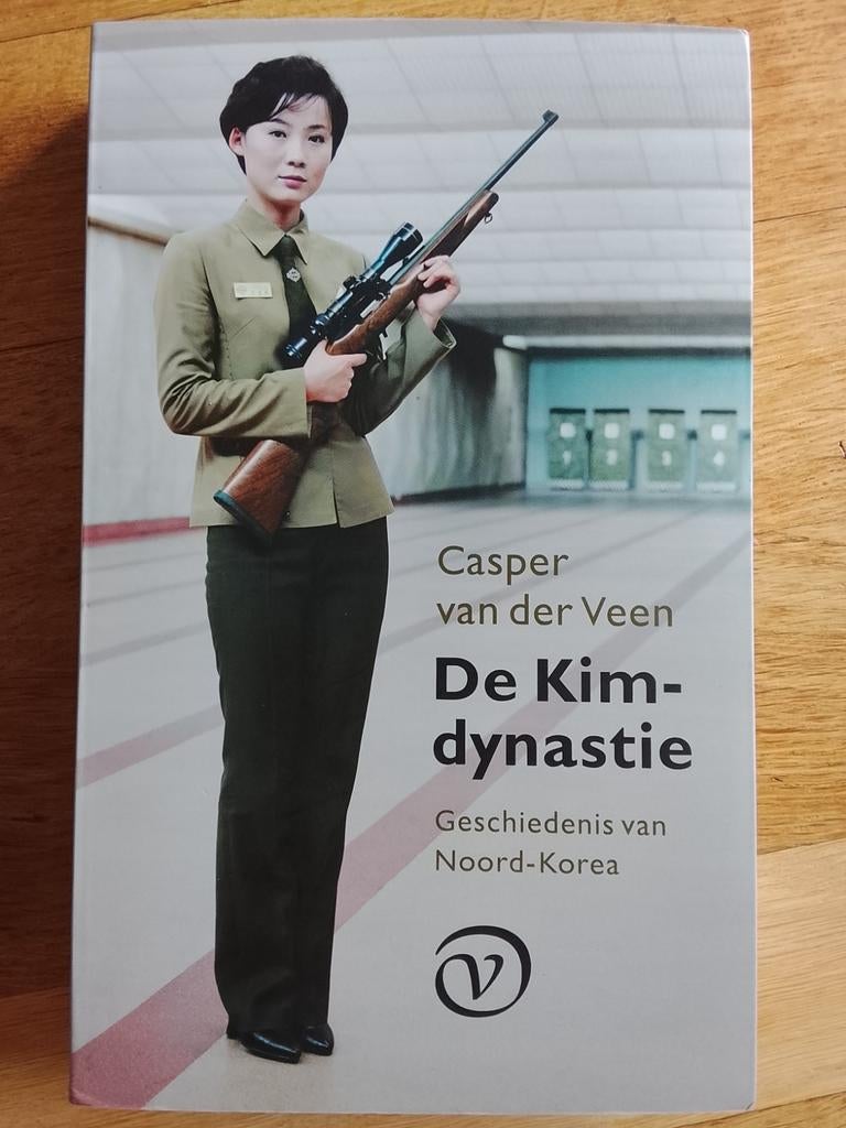 Casper van der Veen - De Kim-dynastie, Ophalen of Verzenden, Zo goed als nieuw, Casper van der Veen, Nederland