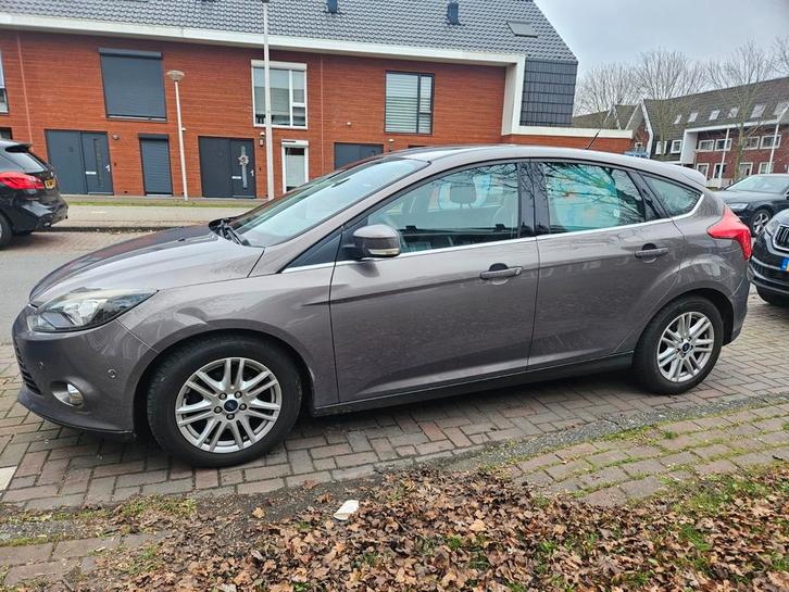 Ford Focus 1.0 Ecoboost 92KW 5D 2014 Bruin, Auto's, Ford, Particulier, Focus, Airbags, Airconditioning, Bluetooth, Cruise Control