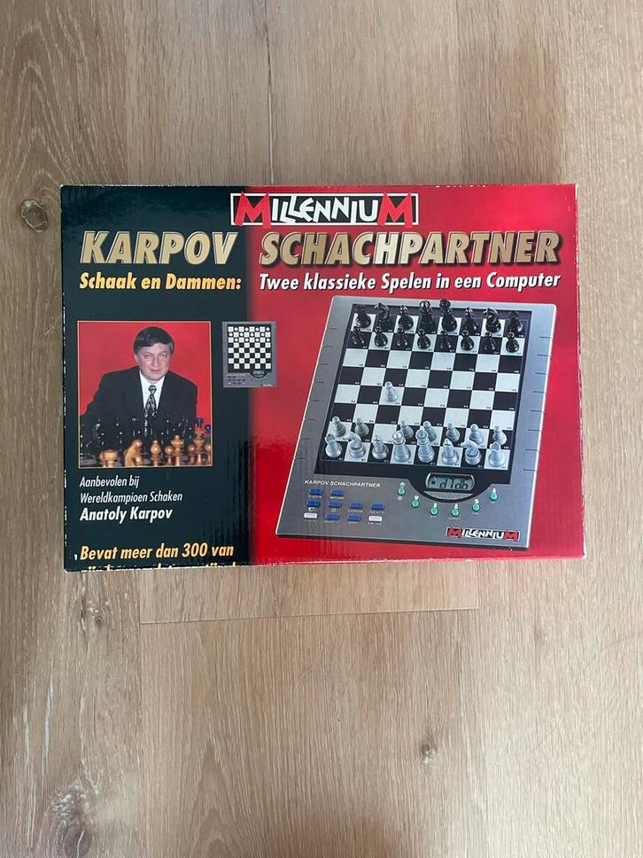 Millennium Karpov Schachtpartner Schaakcomputer, Hobby en Vrije tijd, Gezelschapsspellen | Bordspellen, Gebruikt, Een of twee spelers