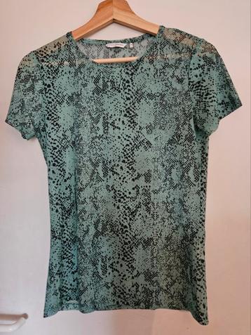 Groen shirt maat M beschikbaar voor biedingen
