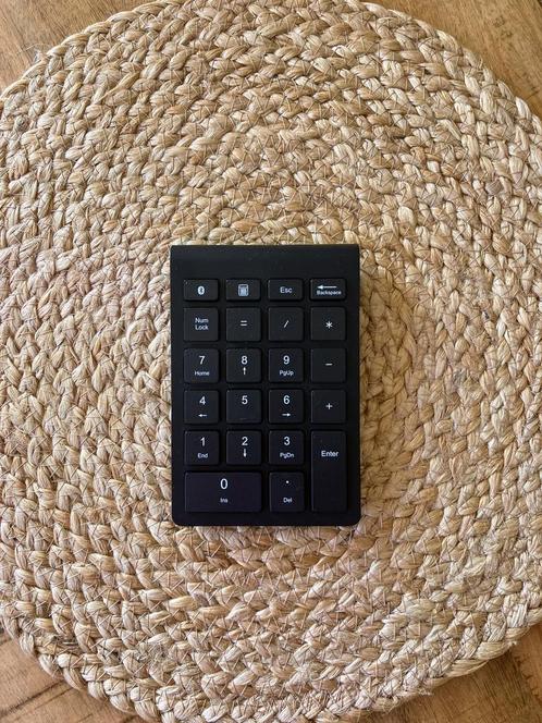 Wireless Numeric Keypad (Model K304), Computers en Software, Toetsenborden, Zo goed als nieuw, Ophalen of Verzenden
