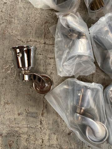 Verchroomde wieltjes voor onder stoel/poef beschikbaar voor biedingen