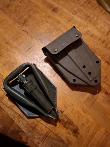 Pio schep met hoes beschikbaar voor biedingen