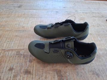Wielren/racefiets klikschoenen van rysel legergroen. Maat 46 beschikbaar voor biedingen