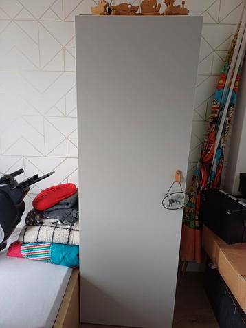 Mooie Ikea kast van Skatval. 60x57x180 beschikbaar voor biedingen