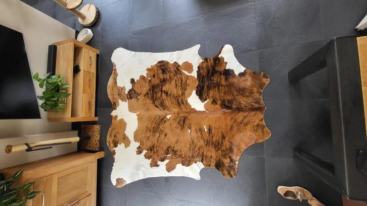 koeienhuid / koeienvel, echt leer, tricolor, Huis en Inrichting, Stoffering | Tapijten en Kleden, Zo goed als nieuw, 200 cm of meer