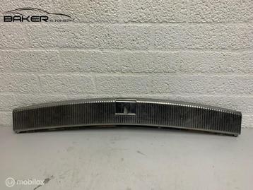 Afdekking slotsteun Volkswagen Touareg I ('02-09) 7L6863459 beschikbaar voor biedingen