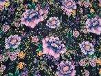 Grote lap viscose stof met roze en gele bloemen, Hobby en Vrije tijd, Stoffen en Lappen, Overige materialen, 120 cm of meer, Zwart