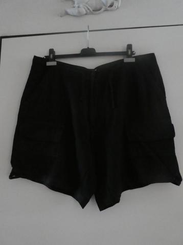 2  zomer bermuda's, YYSC woman Sophisticated, XL beschikbaar voor biedingen