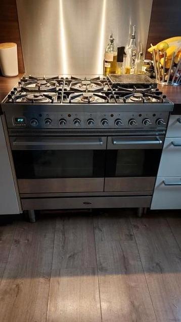 Boretti 6 pits gasfornuis met 2 ovens beschikbaar voor biedingen