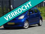 Toyota Aygo GERESERVEERD, Voorwielaandrijving, Gebruikt, Leder en Stof, 68 pk