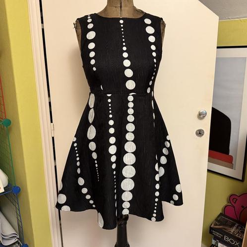 Voyar La Rue apart jurk in zwart wit Mt 36 nieuw met kaartje, Kleding | Dames, Jurken, Zo goed als nieuw, Maat 36 (S), Zwart, Verzenden