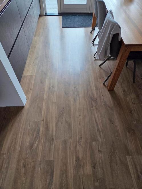 33m2 Eiken laminaat met super dempende ondervloer, Huis en Inrichting, Stoffering | Vloerbedekking, Zo goed als nieuw, Laminaat