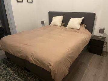 Boxspring 180x200 met hoofdbord - Nieuwegein beschikbaar voor biedingen