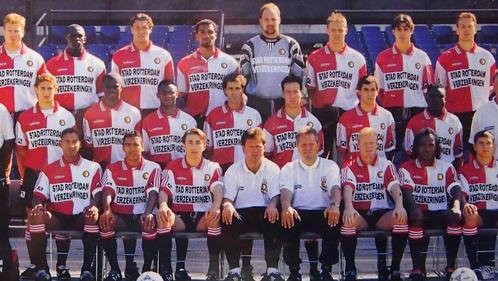 nog nieuw 1996 puzzel voetbal club FEYENOORD elftal spelers, Verzamelen, Sportartikelen en Voetbal, Overige typen, Feyenoord, Ophalen
