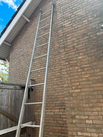 Ladder uit een stuk, 4,80 meter, 13 treden beschikbaar voor biedingen