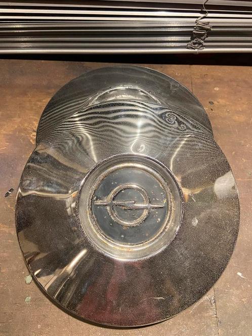Opel Rekord wieldoppen 2 stuks, Auto diversen, Wieldoppen, Zo goed als nieuw, Ophalen of Verzenden