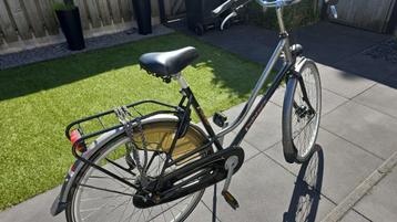 Dames fiets beschikbaar voor biedingen