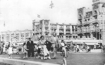 (386-058-029) Scheveningen Boulevard met Palace Hotel beschikbaar voor biedingen