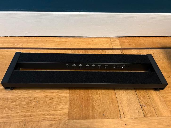 Harley Benton Spaceship Power 50c pedalboard, Muziek en Instrumenten, Effecten, Zo goed als nieuw, Ophalen of Verzenden