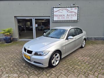 BMW 3-serie E90 320i Dynamic Executive Navi/NAP/Nwe Ketting beschikbaar voor biedingen