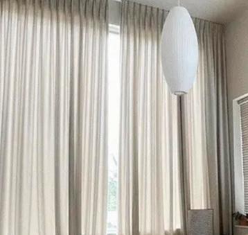 BEIGE ZAND/KLEURGE OVERGORDIJNEN  nog in nieuwe staat beschikbaar voor biedingen