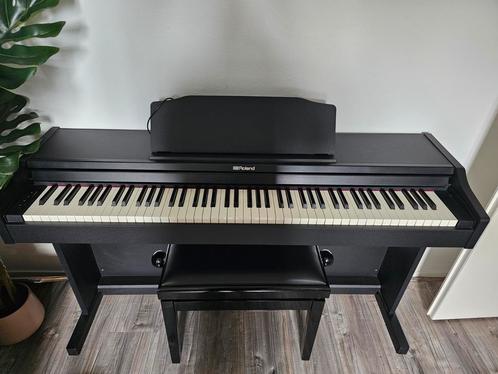 Roland RP102 Digitale Piano + kruk en Roland RH-300 headset, Muziek en Instrumenten, Piano's, Zo goed als nieuw, Piano, Zwart