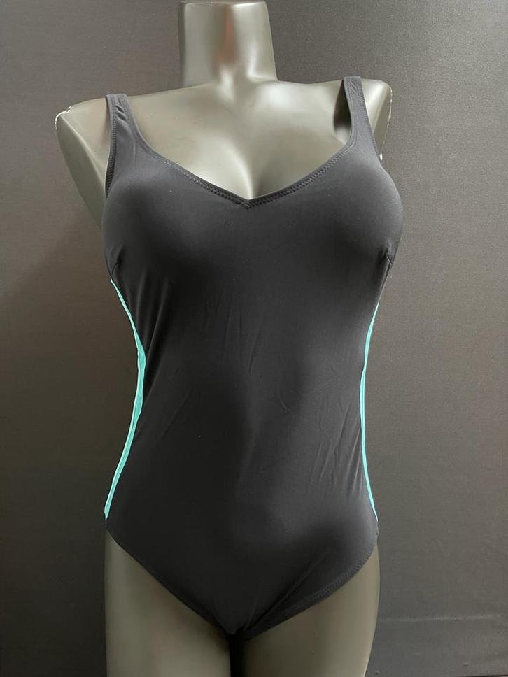 Rosa faia ( sport ) badpak  maat 38c - 40c - 38d - 40d, Kleding | Dames, Badmode en Zwemkleding, Nieuw, Badpak, Zwart, Verzenden