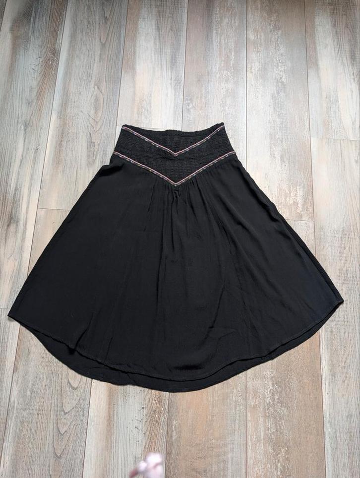 Zwarte BA&SH rok - Maat 34, Kleding | Dames, Rokken, Zo goed als nieuw, Maat 34 (XS) of kleiner, Zwart, Knielengte, Ophalen of Verzenden