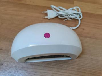 Essence uv lamp beschikbaar voor biedingen