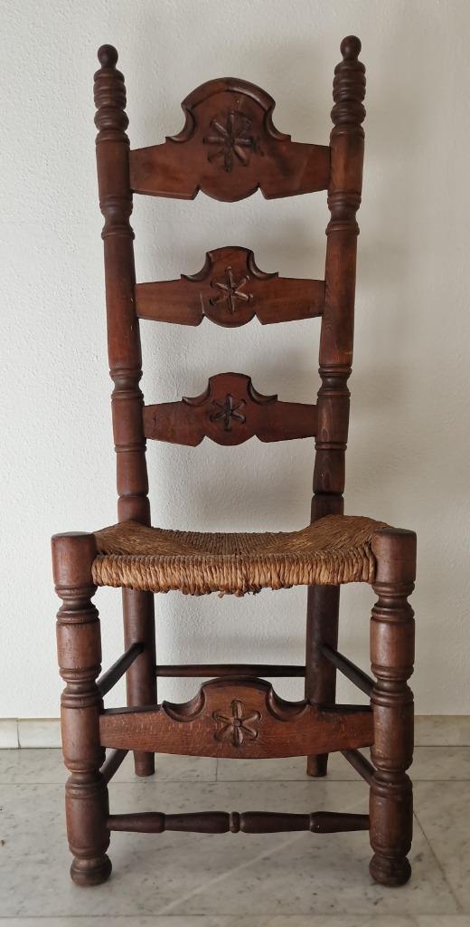 Antieke kasteelstoel met rieten zitting, Antiek en Kunst, Antiek | Meubels | Stoelen en Banken, Ophalen