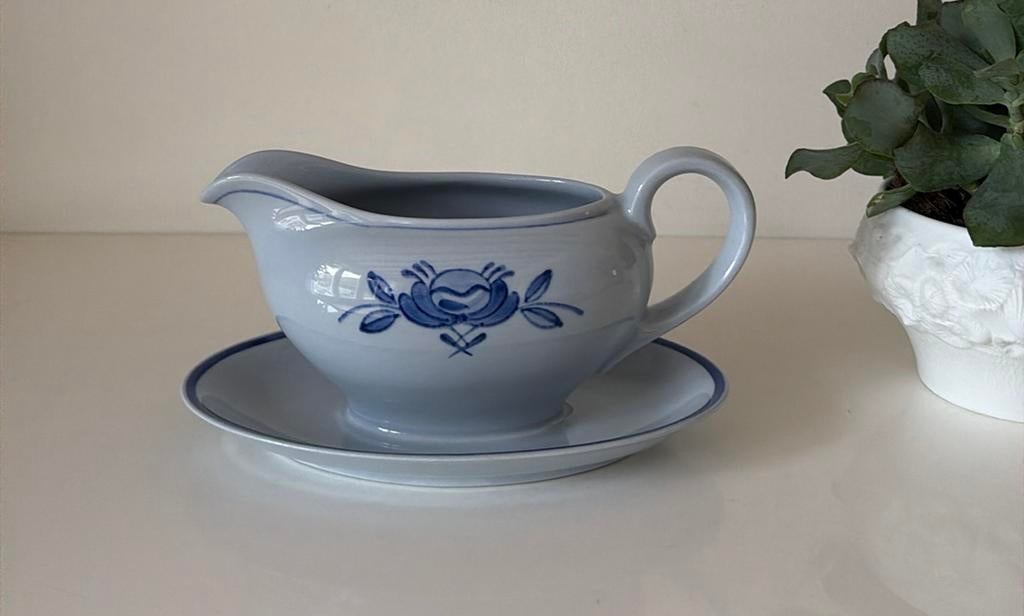 Arabia Blue Rose sauskan, Antiek en Kunst, Ophalen of Verzenden