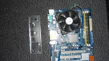 Socket 775 Asrock G31mgs met quadcore Q6600 processor beschikbaar voor biedingen