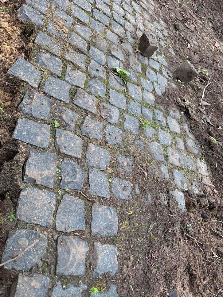 Gebruikte Turks basalt kasseien 10x10x10 cm – ca. 20–25 m², Tuin en Terras, Tegels en Klinkers, Zo goed als nieuw, Klinkers, Natuursteen