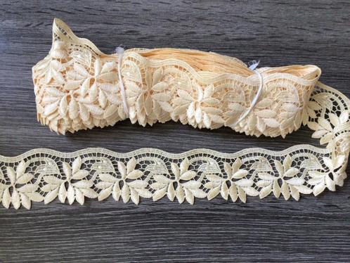 Nr 66) Super mooi vintage kant goudgeel 0,75 per meter, Hobby en Vrije tijd, Naaien en Fournituren, Nieuw, Kant, Verzenden