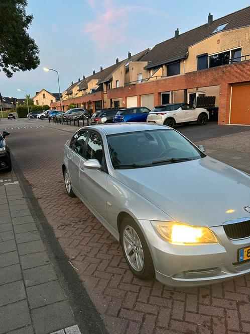 BMW 3-Serie 2.0 I 318 2005 Grijs, Auto's, BMW, Particulier, 3-Serie, Trekhaak, Benzine, B, Sedan, Handgeschakeld, Origineel Nederlands