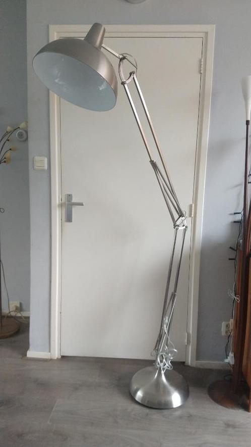 Knikarm vloerlamp, Huis en Inrichting, Lampen | Vloerlampen, Zo goed als nieuw, 150 tot 200 cm, Metaal, Ophalen
