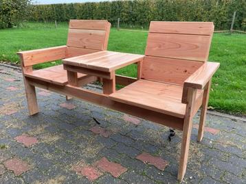 Tuinbank beschikbaar voor biedingen