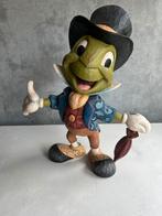 Disney traditions “Cricket is the name” + plateau, Verzamelen, Disney, Ophalen of Verzenden, Nieuw, Beeldje of Figuurtje