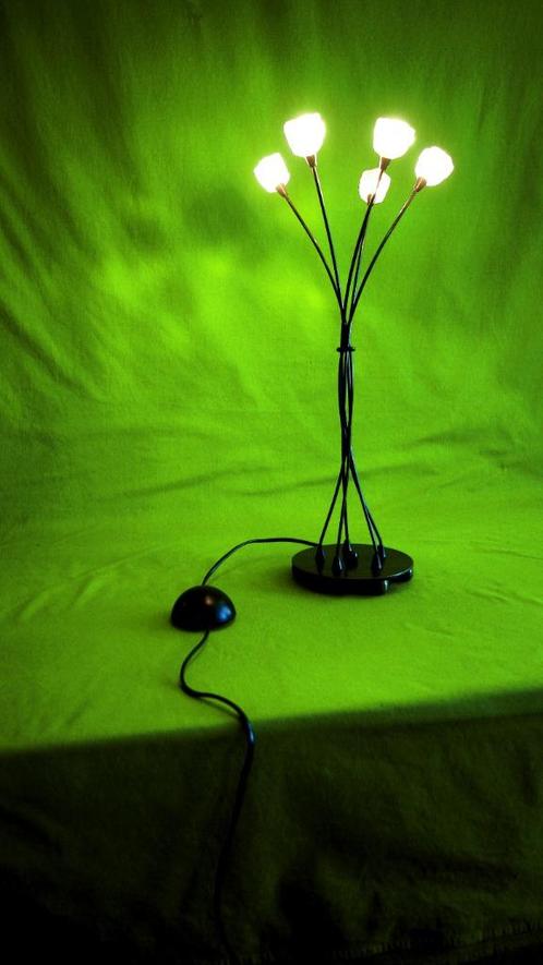 Flower-Inspired Multi-Arm Table Lamp | Frosted Shades, Huis en Inrichting, Lampen | Tafellampen, Zo goed als nieuw, 50 tot 75 cm
