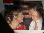 Huwelijksvlag uit 2002 Maxima & koning Willem- Alexander, Ophalen