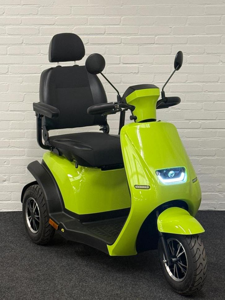 Scootmobiel - CTM 925 (custom made), Diversen, Brommobielen en Scootmobielen, Zo goed als nieuw, Invacare, 46 km of meer, 16 km/u of meer