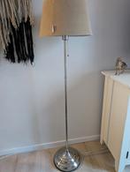 Rivièra Maison Stijlvolle Staande Lamp - Chroom & Stof, Huis en Inrichting, Lampen | Vloerlampen, Ophalen, Zo goed als nieuw, Metaal